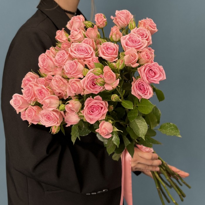 9 кустовых роз Одилия 80 см